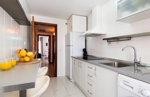 El Ejido Apartamento | NEW CAPUCHINOS 2bed & 2bath Apartment with Parking