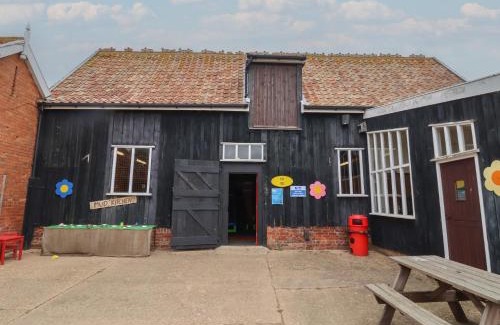 Woodbridge Casa | Carabelle Cow Shed 7