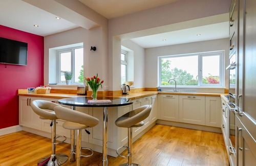 Tidenham Cabaña | CARADOC, family friendly, with open fire in Chepstow