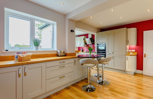 Tidenham Cabaña | CARADOC, family friendly, with open fire in Chepstow
