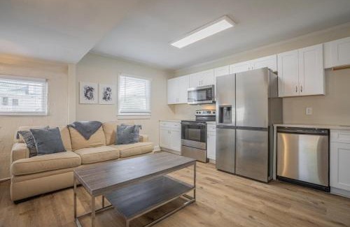 Athens Casa | Caras Cottage - 2 miles from Sanford Stadium