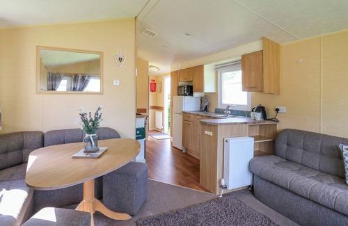Ludchurch Cabaña | CARAVAN 2 AT BLACKMOOR FARM, pet friendly, with a garden in Tenby