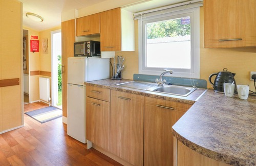 Ludchurch Cabaña | CARAVAN 2 AT BLACKMOOR FARM, pet friendly, with a garden in Tenby