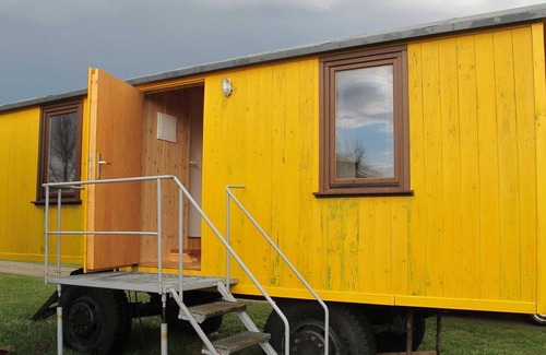 Buchberg Cabina | O Zona 2 a la izquierda, 1 habitación con 2 camas - Caravanas en Wangeliner jardín con cocina de verano - el uso