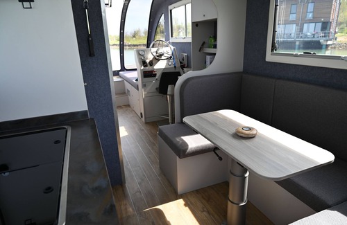 Grossposna Alquiler De Eote | Caravan boat Störmthaler See, houseboat with sun terraces on 20 sqm