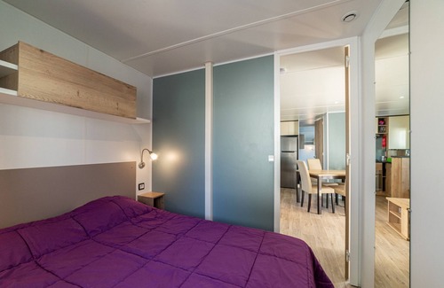 La Cote Radieuse Alquiler De RV | Caravana 'Mobilhome Canet En Roussillon' con vistas a la montaña y piscina compartida