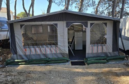Susica Otro | Caravan near the sea