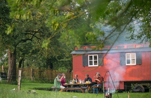 Lennestadt Apartamento | Caravan under the pear tree, 10sqm, 1 living/bedroom, max. 2 persons