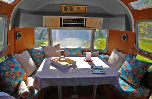 Saint-Loubes Otro | Caravane Airstream bord de lac