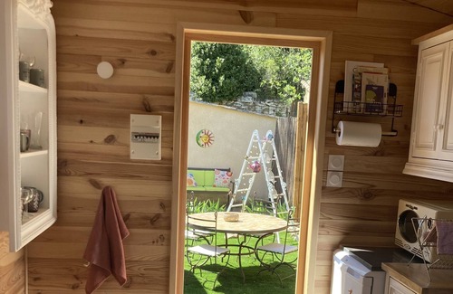 Uzes Chalet De Esquí | Caravans & SPA of the Pont des Charrettes