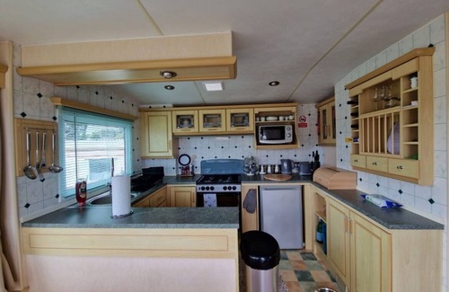 Penparcau Chalet De Esquí | CaravanSleeps6-Parking-Pool-Mountain-PetsOk