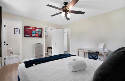 Clarksville Casa | Carbon Ridge 300mbps Wifi - Dog Friendly