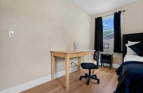 Clarksville Casa | Carbon Ridge 300mbps Wifi - Dog Friendly