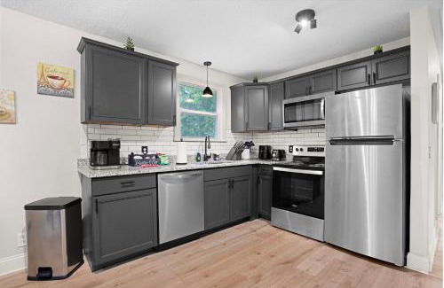 Clarksville Casa | Carbon Ridge 300mbps Wifi - Dog Friendly