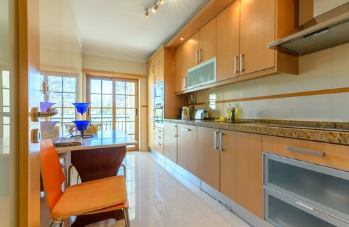 Carcavelos Apartamento | CARCAVELOS BEACH. A wonderful 2 bedroom apartment