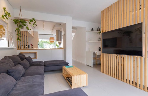Carcavelos Casa | Carcavelos Sunny Retreat 1 by LovelyStay