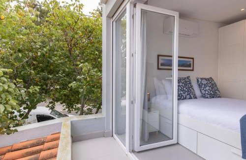 Carcavelos Apartamento | Carcavelos Sunny Retreat by LovelyStay