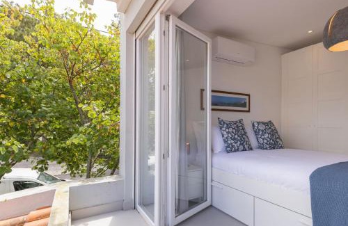 Carcavelos Apartamento | Carcavelos Sunny Retreat by LovelyStay