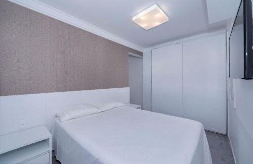 Bombas Apartamento | Cardeal 403C - Aconchegante apartamento na praia de Bombas - 2 dormitórios 5 pessoas - (Consultar serviços de roupa de cama e banho)