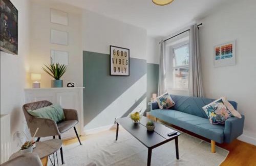 Cathays Casa | Cardiff City Two Bedroom Home