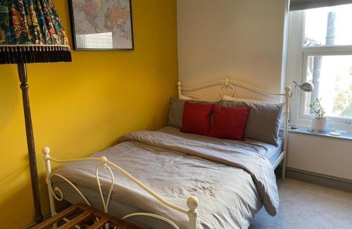 Splott Casa | Cardiff - Home from Home