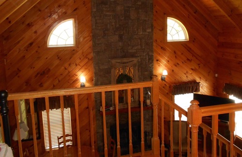 Blairsville Cabina | Cardinal Nest 80 2 Bedroom Cabin by Redawning