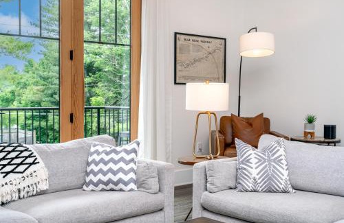 Blowing Rock Casa | Cardinal on Main