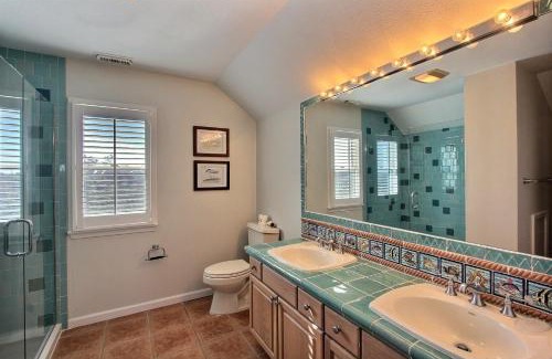 Frisco Casa | Cardinal Point #9-F
