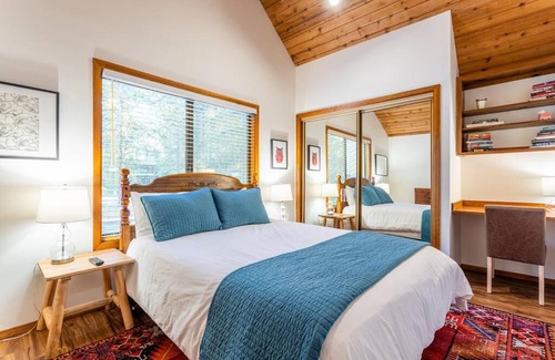 Sunriver Casa | Carefree Cabin