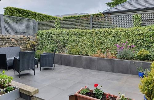 Portobello Casa | Carefully Curated Georgian Villa on a quiet street, in the heart of the city!