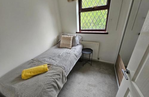 Lydiard Tregoze Casa | Carey House Long Stays Free Parking and WI-FI