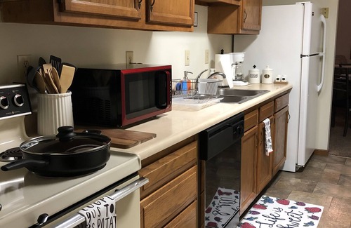 Wilmington Apartamento | Carey Villa I..5 minutes to WEC and Wilmington College..10 min to Roberts Center