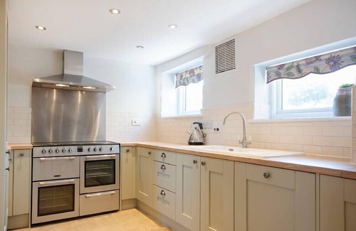 Craster Cabaña | CARGOES, pet friendly, country holiday cottage in Craster