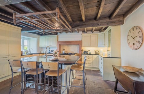 Penrith Casa | Carhullan Farmhouse - With Hot Tub & Dog-friendly