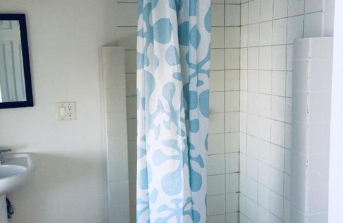 Leeward Settlement Apartamento | Carib Club Second Floor C