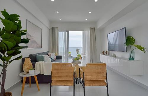 Juan Dolio - El Pueblo Apartamento | Caribbean Sunrise View, Beachfront Apartment.