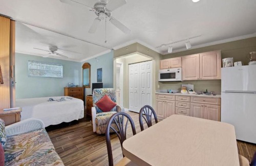 South Island Hotel | Caribbean Beach Club