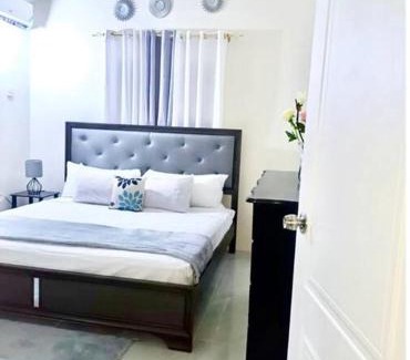 Discovery Bay Casa | Caribbean Charm 2BR with Stunning Sea Views