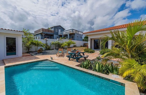 Santa Cruz Apartamento | Caribbean Charm ~ Serene Santa Lucia ~ Sunny Pool!