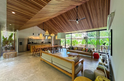 Cahuita Casa | Caribbean Courtyard Villa