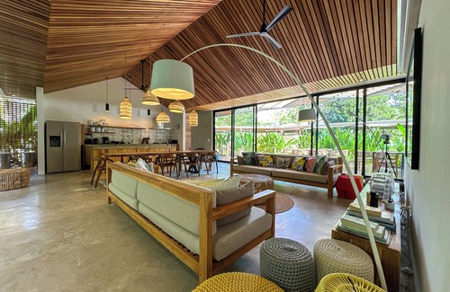 Cahuita Casa | Caribbean Courtyard Villa