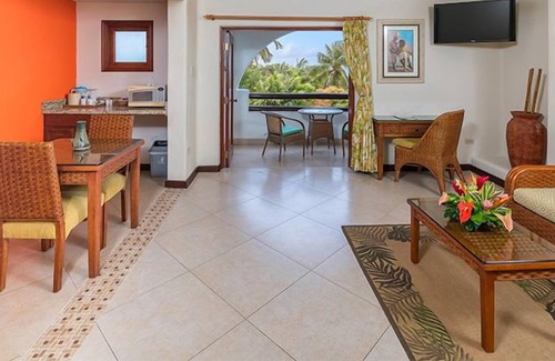 Maynards Casa | Caribbean Experience! 2 Spacious Units w/ Kitchen! Short Drive to Cove Bay!