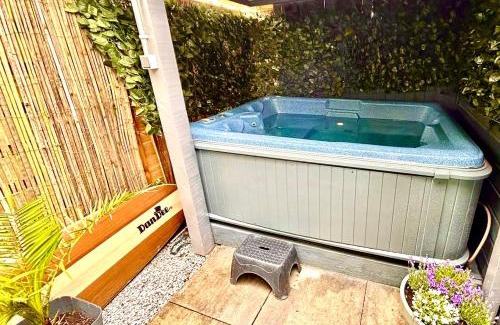 Vijfhuizen Casa | Caribbean style beach house with jacuzzi & private garden near Amsterdam