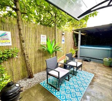 Vijfhuizen Casa | Caribbean style beach house with jacuzzi & private garden near Amsterdam