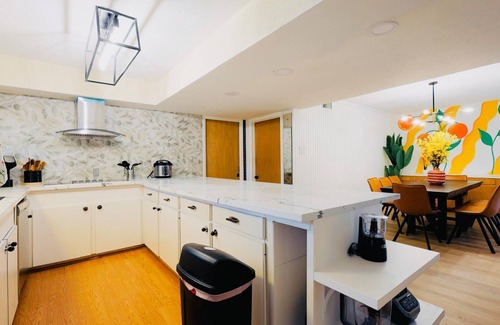 Houston Casa | Caribbean Style Joyful Boho Villa Sw Pool 5bdr 22Gsts Pool Tb TV Chan Hobby Area