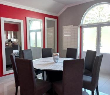 Port Edward Chalet De Esquí | Caribbeans Estates Villa 45 Calypso Drive