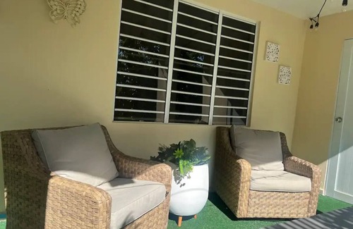Camaceyes Casa | CariBnB, 7 minutes from Airport & 11 to Beaches