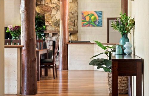 Dunsborough Casa | Carinya Cove - swimming pool, pet friendly, fireplace