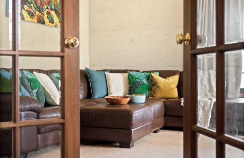 Dunsborough Casa | Carinya Cove - swimming pool, pet friendly, fireplace