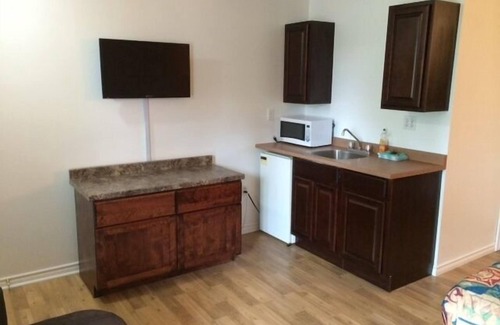 Borden-Carleton Hotel | Carleton Motel & Coffee Shop